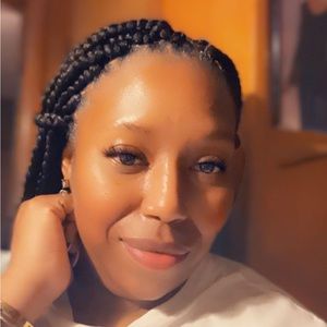 Meet your Posher, Julia